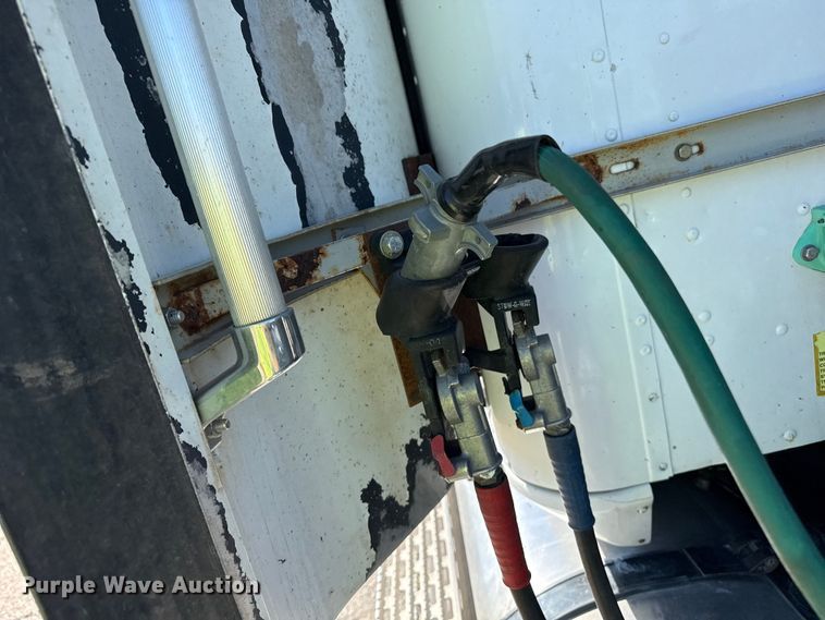 image for item DZ8848 2004 International 9400i semi truck