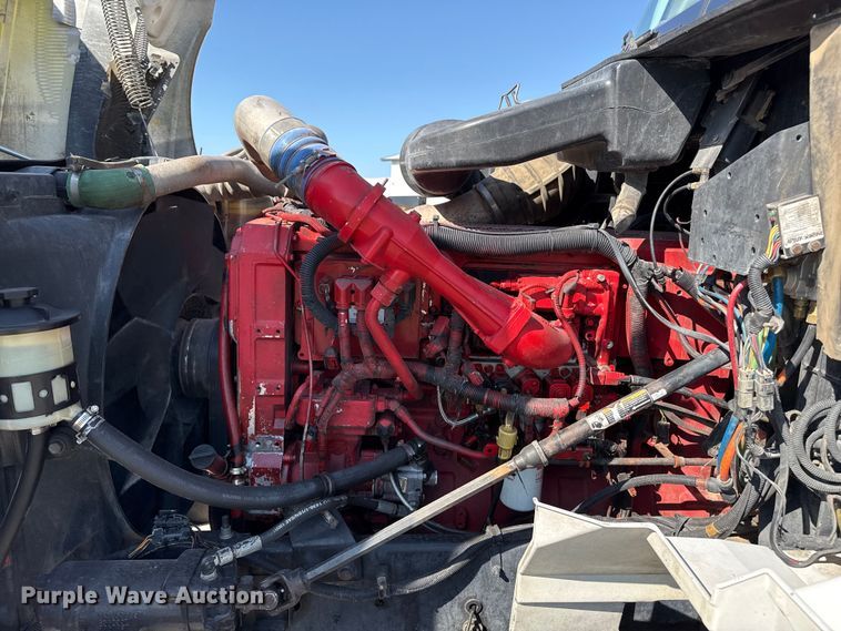 image for item DZ8848 2004 International 9400i semi truck