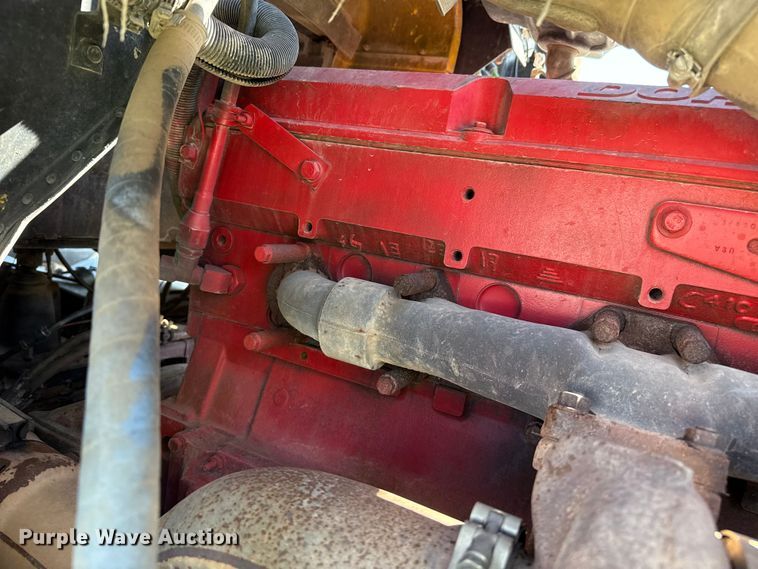 image for item DZ8848 2004 International 9400i semi truck