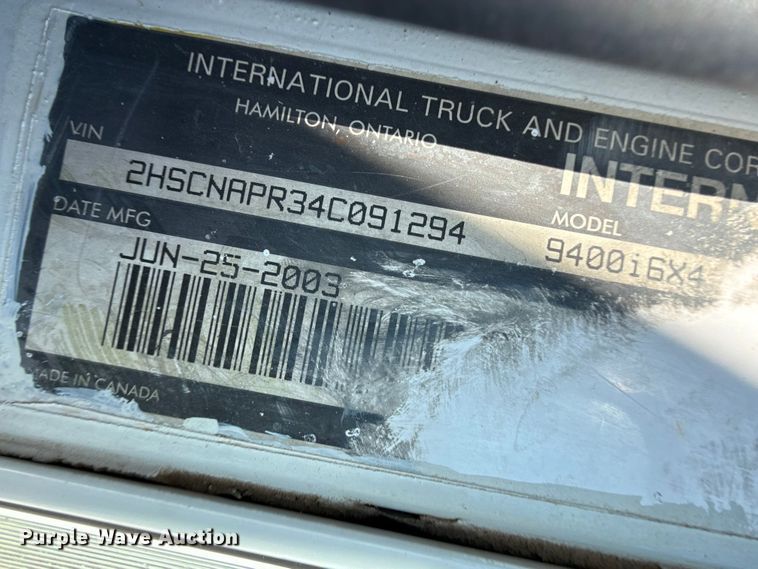 image for item DZ8848 2004 International 9400i semi truck