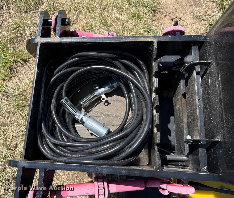 image for item DZ8866 2025 NEKS fifth wheel wrecker boom