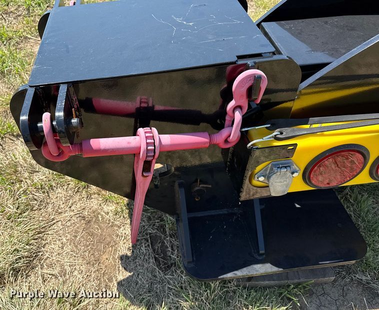 image for item DZ8866 2025 NEKS fifth wheel wrecker boom