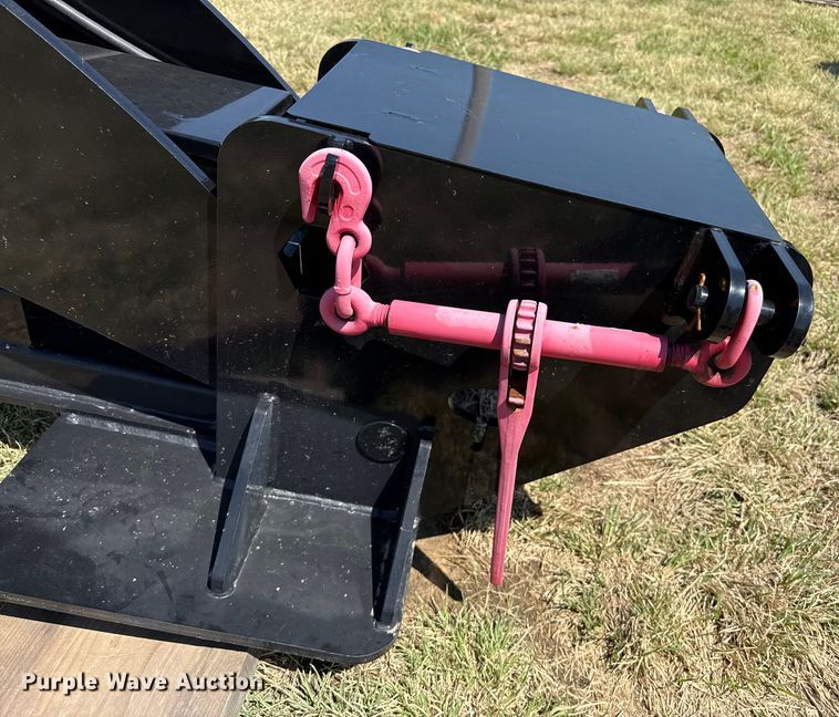 image for item DZ8866 2025 NEKS fifth wheel wrecker boom