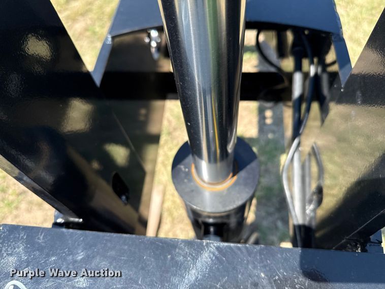 image for item DZ8866 2025 NEKS fifth wheel wrecker boom