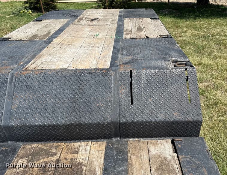 image for item DZ8871 1996 Etnyre RGM25TD-T1 lowboy equipment trailer