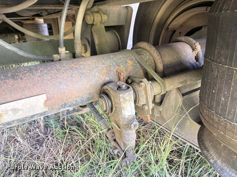 image for item DZ8871 1996 Etnyre RGM25TD-T1 lowboy equipment trailer