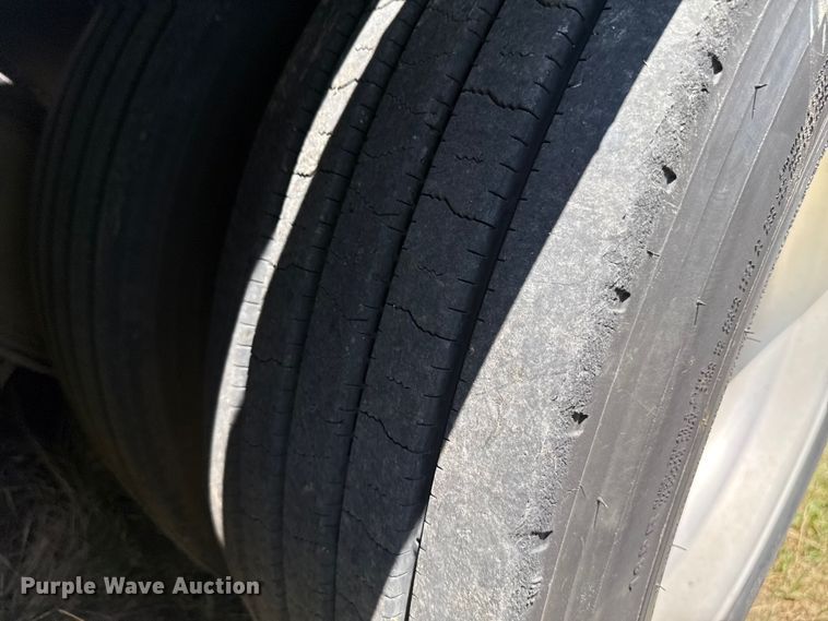 image for item DZ8871 1996 Etnyre RGM25TD-T1 lowboy equipment trailer