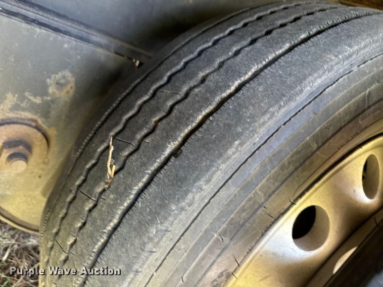 image for item DZ8871 1996 Etnyre RGM25TD-T1 lowboy equipment trailer