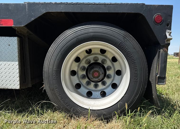 image for item DZ8871 1996 Etnyre RGM25TD-T1 lowboy equipment trailer