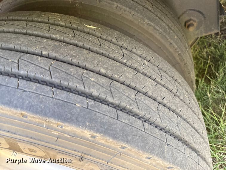 image for item DZ8871 1996 Etnyre RGM25TD-T1 lowboy equipment trailer