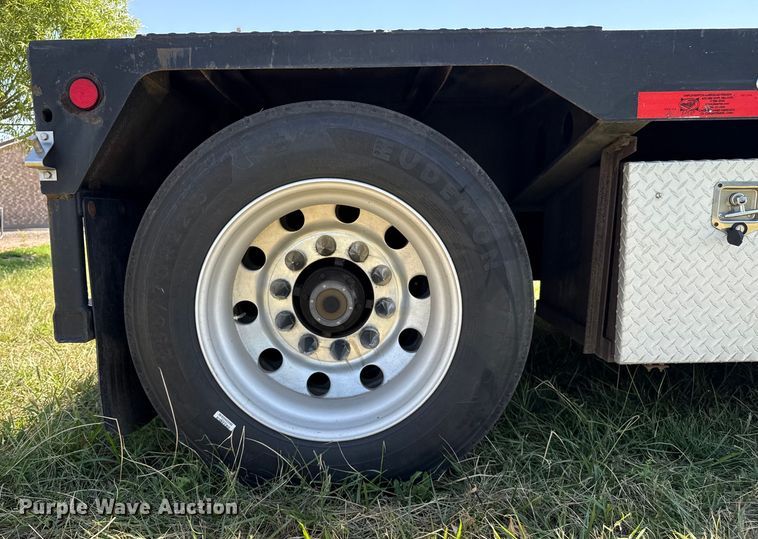 image for item DZ8871 1996 Etnyre RGM25TD-T1 lowboy equipment trailer