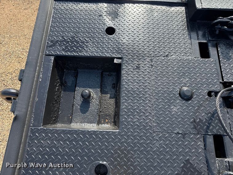 image for item DZ8876 2000 Ford F750 Super Duty crew cab winch truck