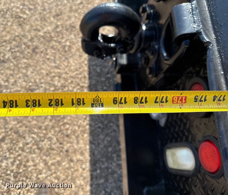 image for item DZ8876 2000 Ford F750 Super Duty crew cab winch truck