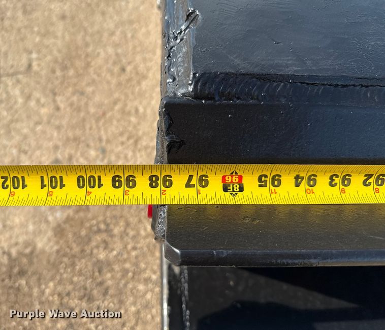 image for item DZ8876 2000 Ford F750 Super Duty crew cab winch truck