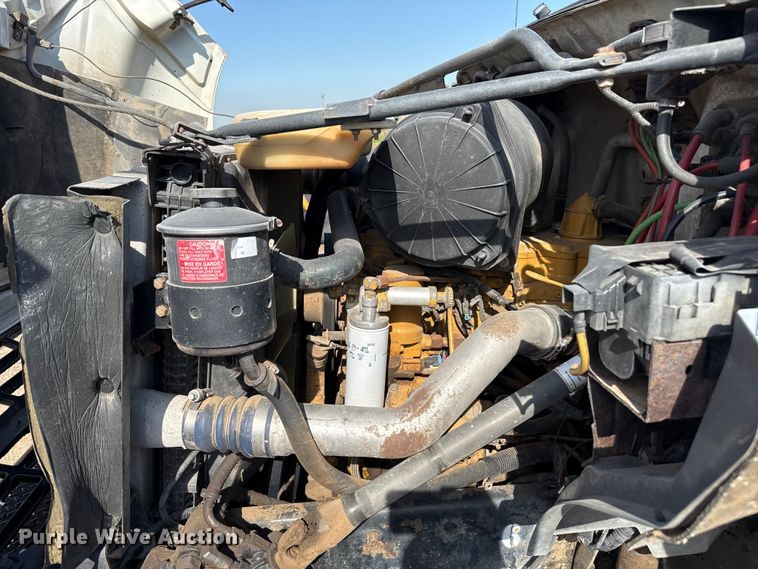 image for item DZ8876 2000 Ford F750 Super Duty crew cab winch truck