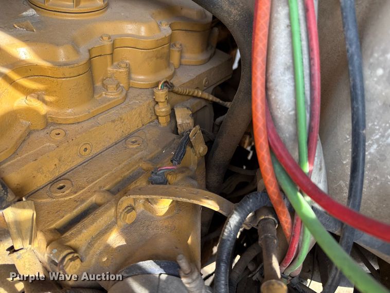 image for item DZ8876 2000 Ford F750 Super Duty crew cab winch truck