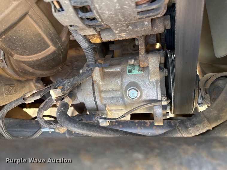 image for item DZ8876 2000 Ford F750 Super Duty crew cab winch truck