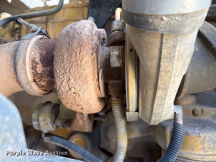 image for item DZ8876 2000 Ford F750 Super Duty crew cab winch truck