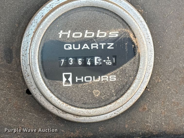 image for item DZ8881 1987 International 1954 truck cab and chassis