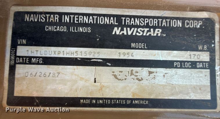 image for item DZ8881 1987 International 1954 truck cab and chassis