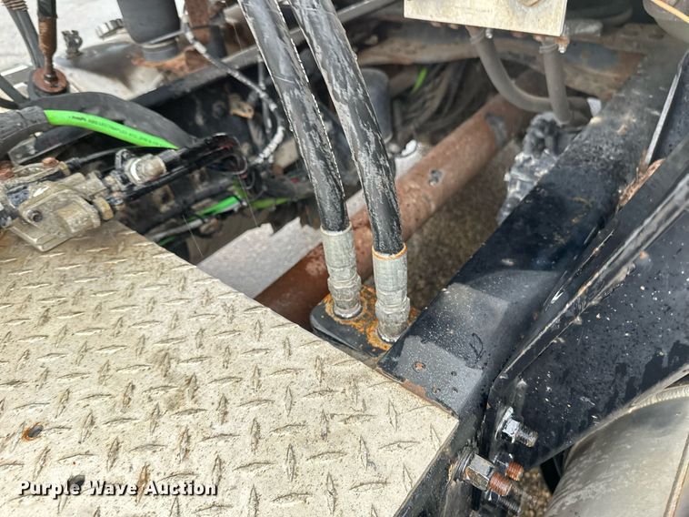 image for item EB2700 2015 Mack CXU613 semi truck