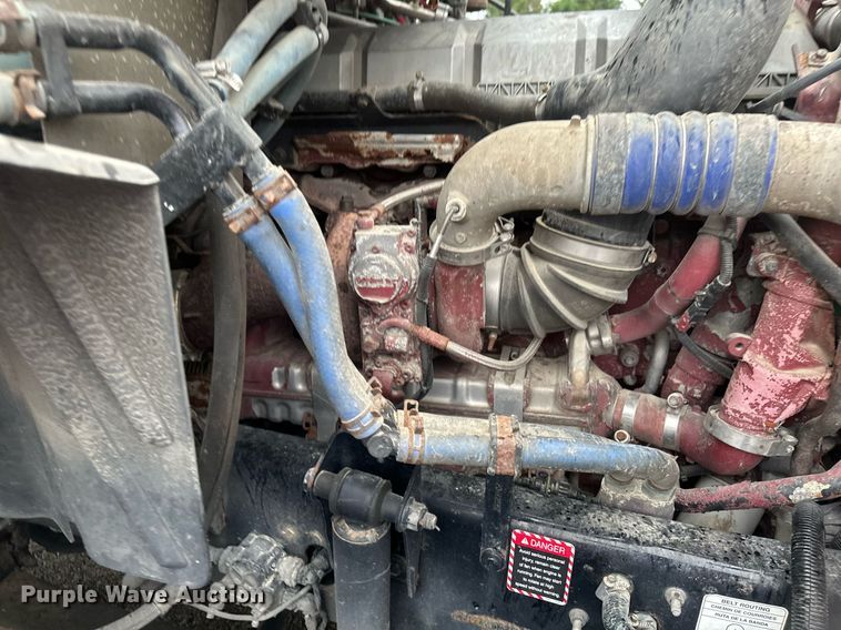 image for item EB2700 2015 Mack CXU613 semi truck