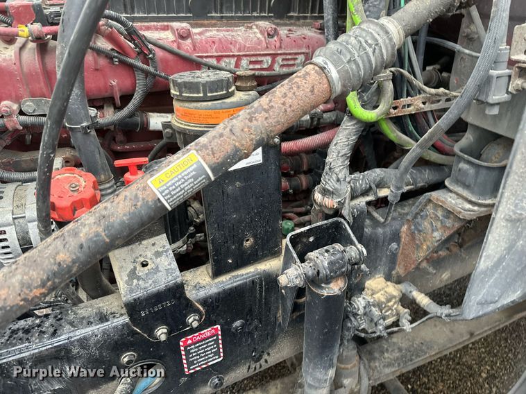 image for item EB2700 2015 Mack CXU613 semi truck