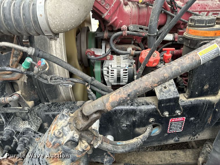 image for item EB2700 2015 Mack CXU613 semi truck