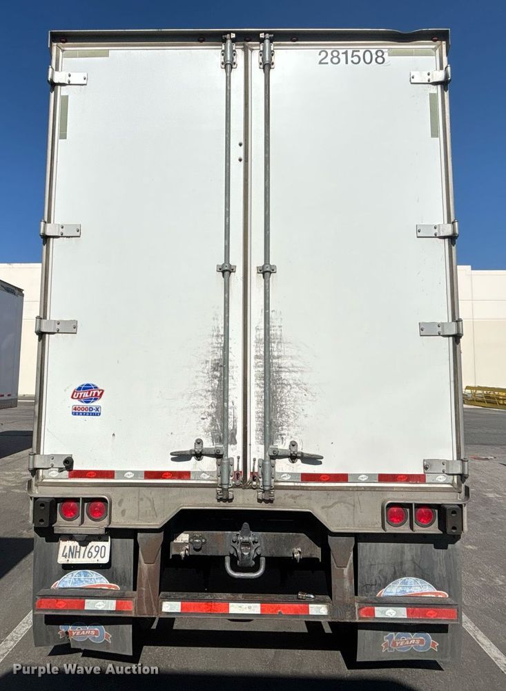 image for item EC1083 2015 Utility dry van trailer