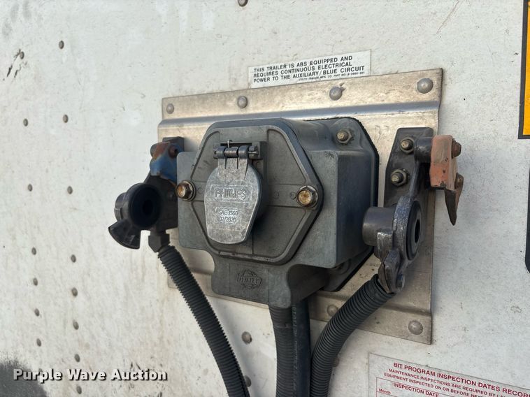 image for item EC1083 2015 Utility dry van trailer