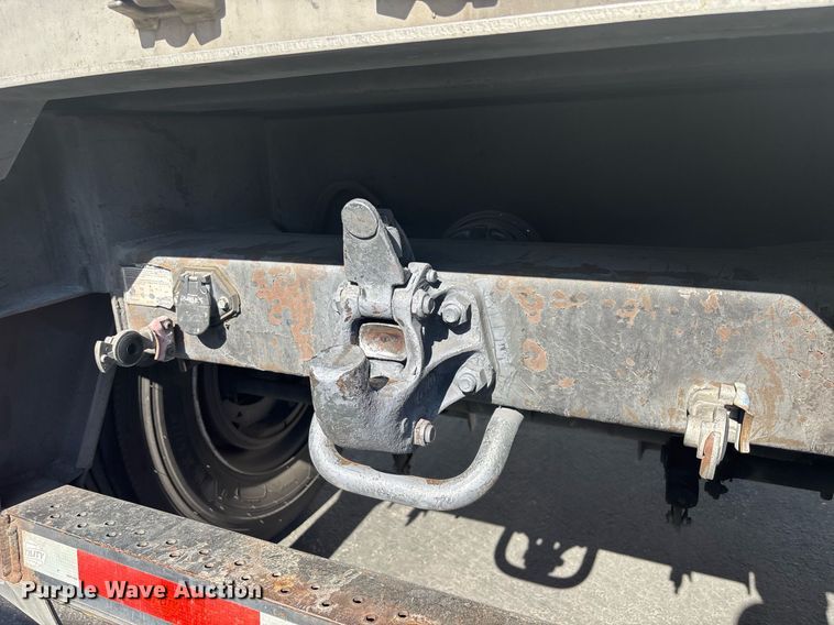 image for item EC1083 2015 Utility dry van trailer
