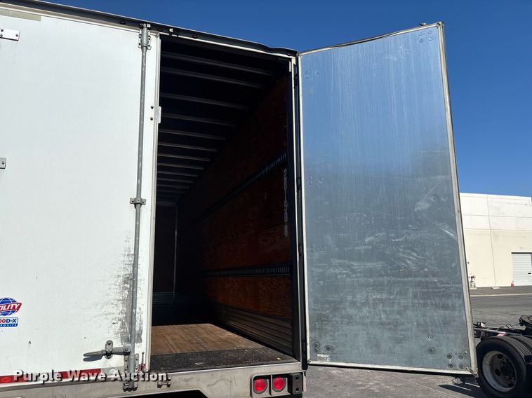 image for item EC1083 2015 Utility dry van trailer