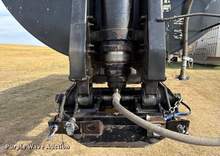 image for item EC1095 1999 TRLK end dump trailer