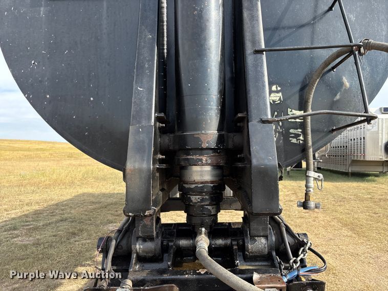 image for item EC1095 1999 TRLK end dump trailer