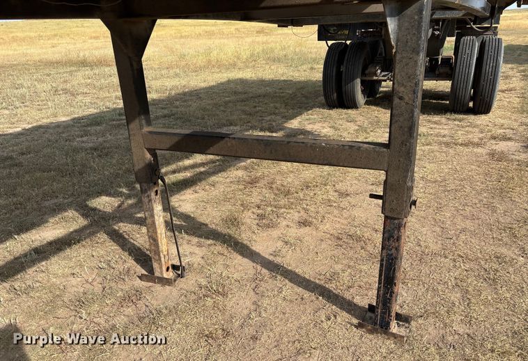 image for item EC1095 1999 TRLK end dump trailer