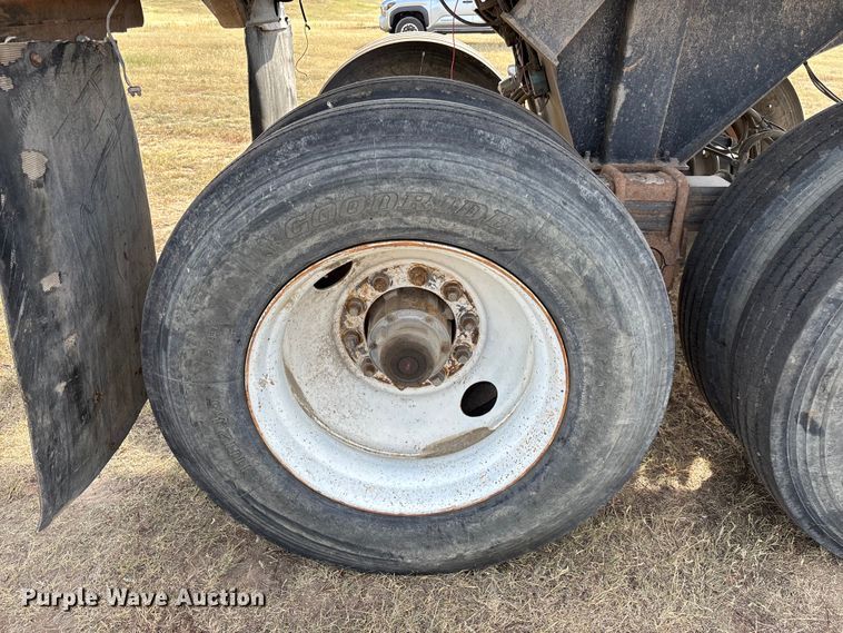 image for item EC1095 1999 TRLK end dump trailer