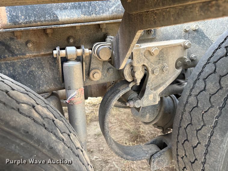 image for item EC1097 2007 Kenworth T600 semi truck