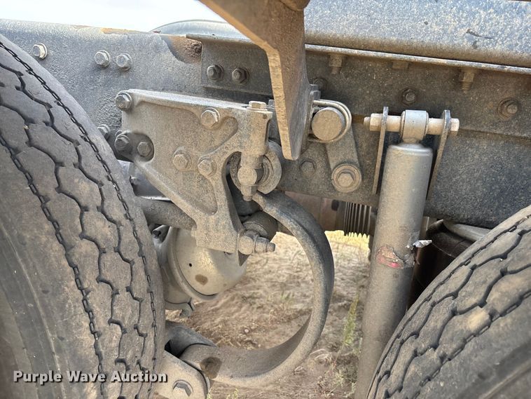 image for item EC1097 2007 Kenworth T600 semi truck