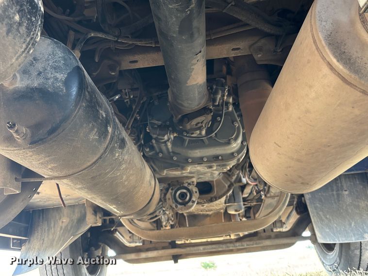 image for item EC1097 2007 Kenworth T600 semi truck