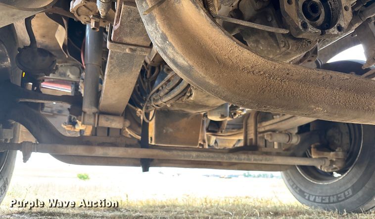 image for item EC1097 2007 Kenworth T600 semi truck