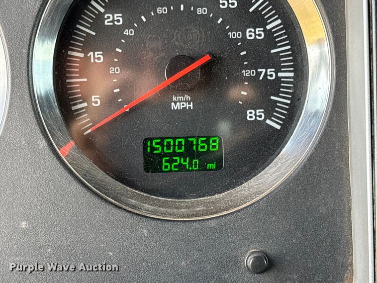 image for item EC1097 2007 Kenworth T600 semi truck