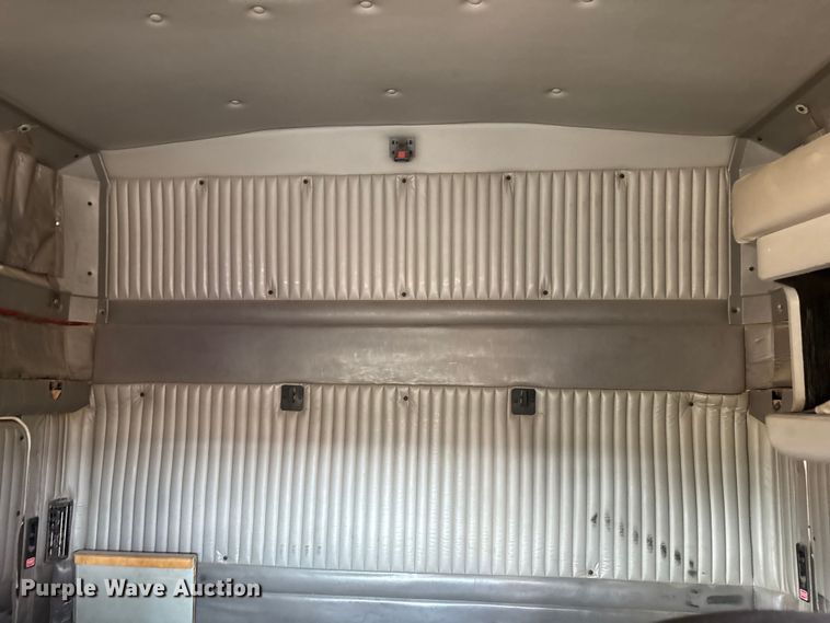 image for item EC1097 2007 Kenworth T600 semi truck