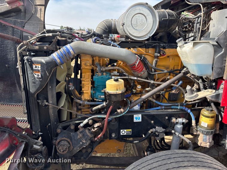 image for item EC1097 2007 Kenworth T600 semi truck