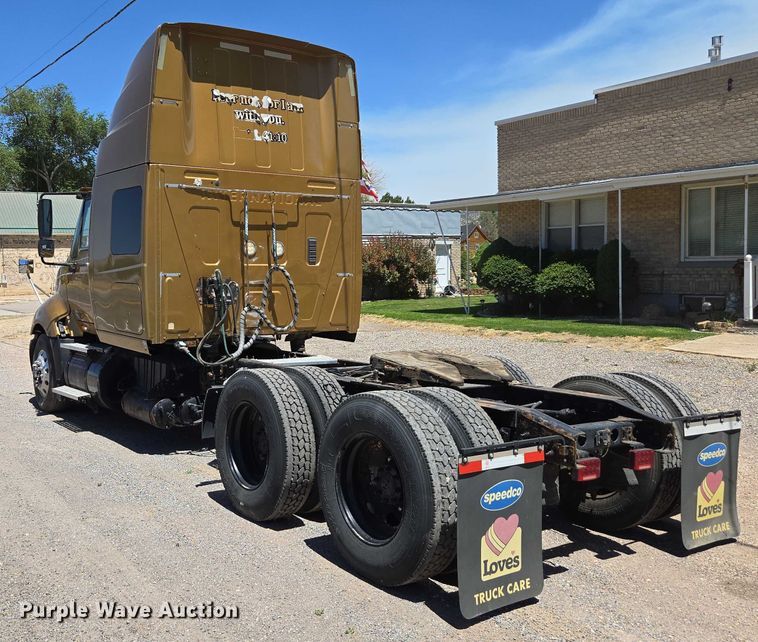 image for item EC1102 2013 International LF687 semi truck