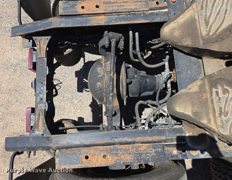 image for item EC1102 2013 International LF687 semi truck