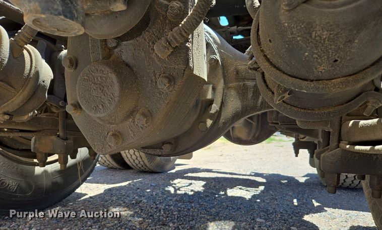 image for item EC1102 2013 International LF687 semi truck