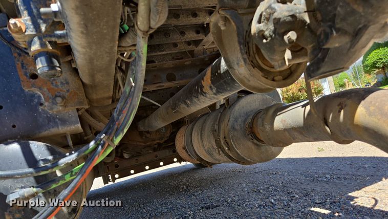 image for item EC1102 2013 International LF687 semi truck