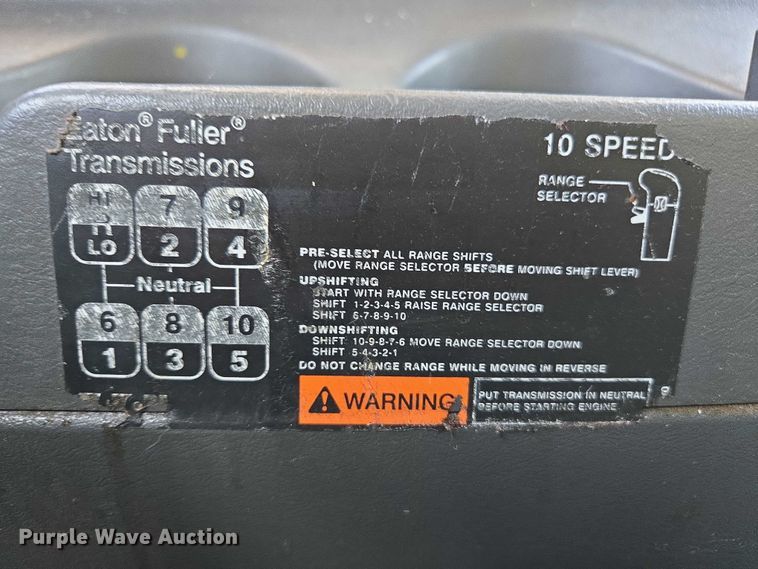 image for item EC1102 2013 International LF687 semi truck