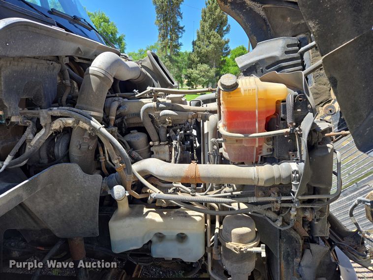 image for item EC1102 2013 International LF687 semi truck