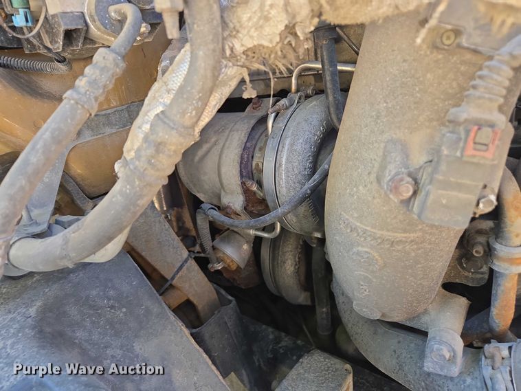 image for item EC1102 2013 International LF687 semi truck